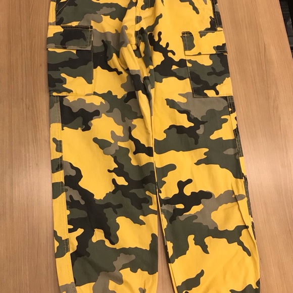 Ladies Streetwear Society Lemon Camouflage pants - Picture 2 of 5